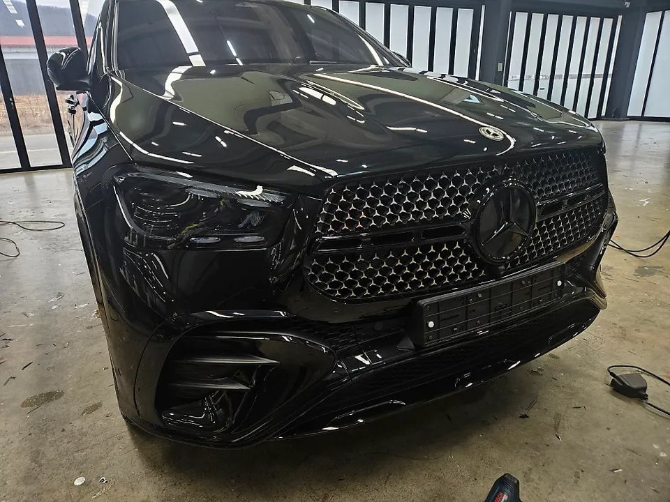 Mercedes-Benz GLE Coupeのカーラッピング事例|費用目安・仕上がり 施工写真 1-2