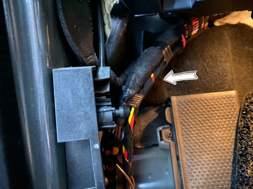 Volkswagen Tiguan dash cam - Volkswagen Tiguan Dash Cam Installation Review photo 3