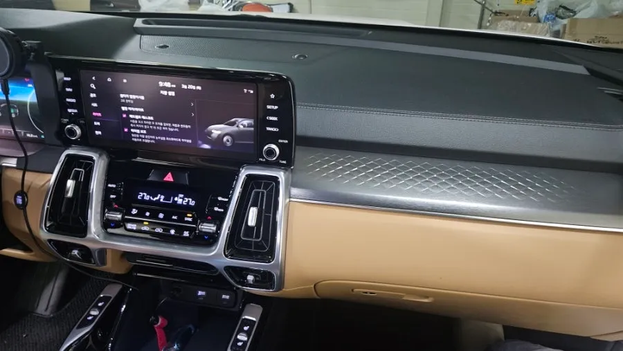 Kia Sorento MQ4 Ambient Lighting Review — Enhanced Interior photo 2