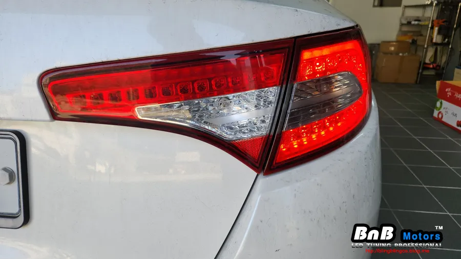 Kia K5 1st Gen body repair - Kia K5 1st Gen LED Taillight Repair Review - KRW 50,000-150,000 photo 3