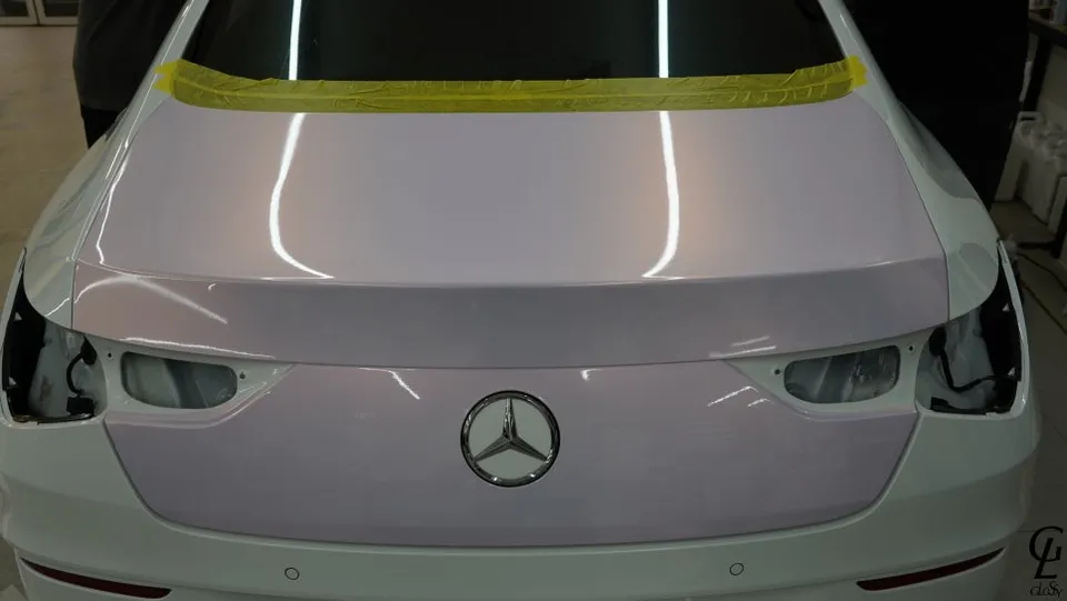 Mercedes-Benz CLA 200のカーラッピング事例｜サクラピンク 施工写真 3-2