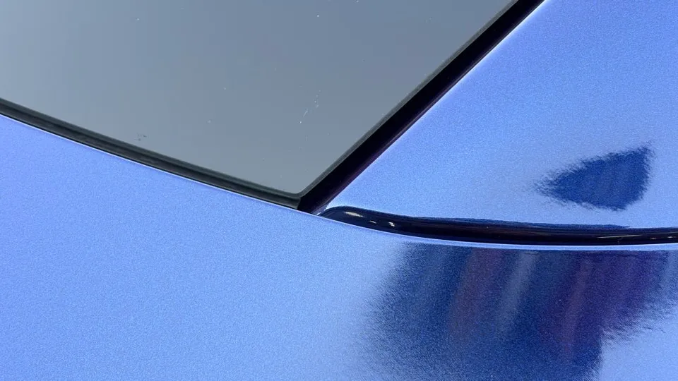 Tesla Model Yのカーラッピング事例 施工写真 4-2