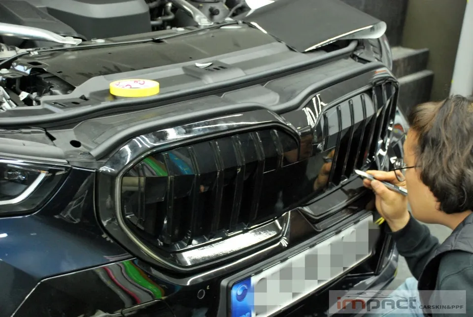 BMW 5 Series G60 カーラッピング事例:費用目安と仕上がり 施工写真 1-3