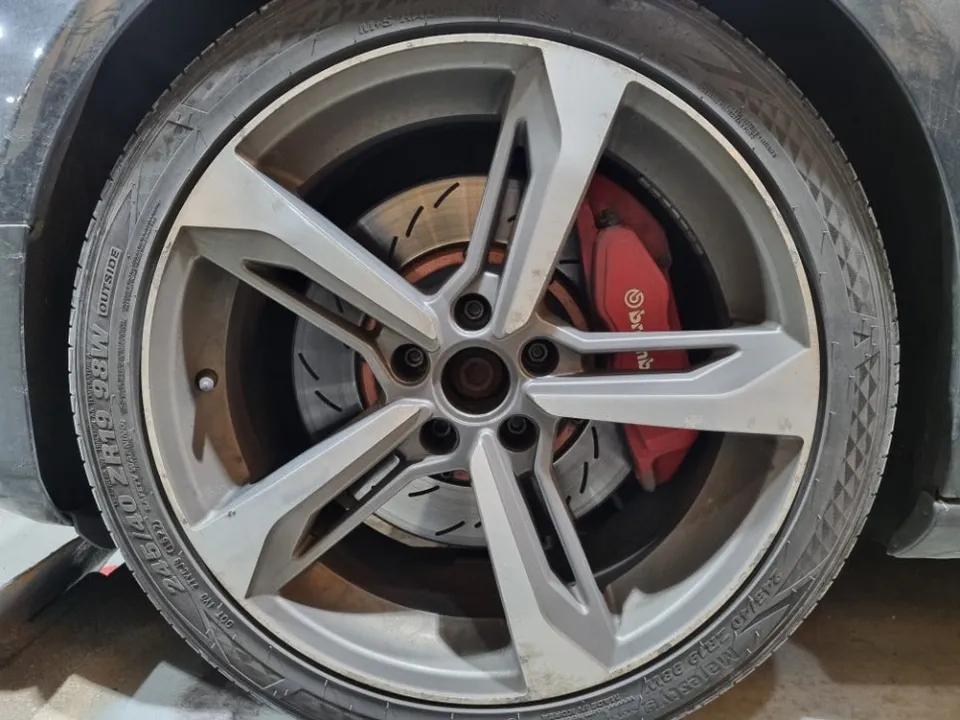 Audi S5 wheel repair - Audi S5 Wheel Repair & Refinishing Review — Diamond Cut Restored photo 4