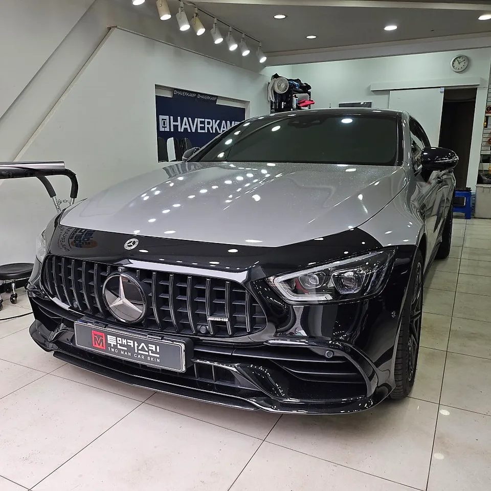 AMG GT 43のカーラッピング事例｜サテンブラックで高級感アップ 施工写真 2-1