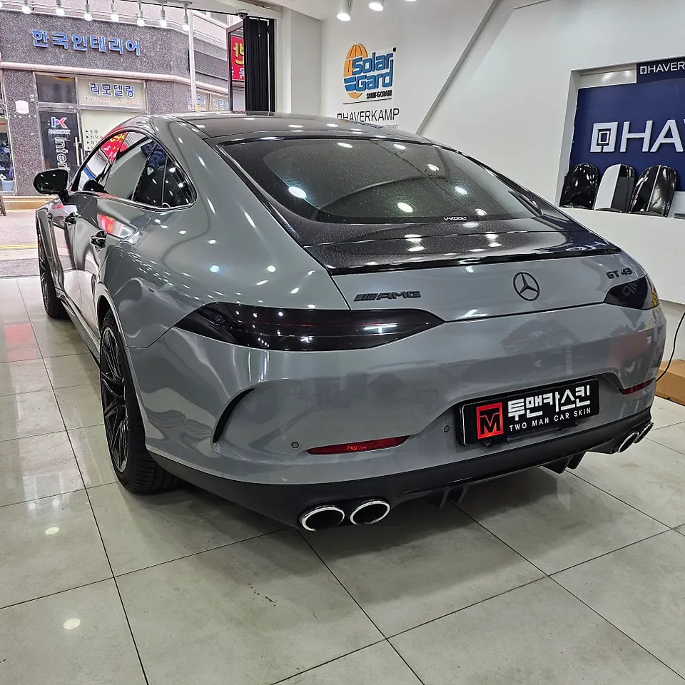 AMG GT 43のカーラッピング事例｜サテンブラックで高級感アップ 施工写真 1-2