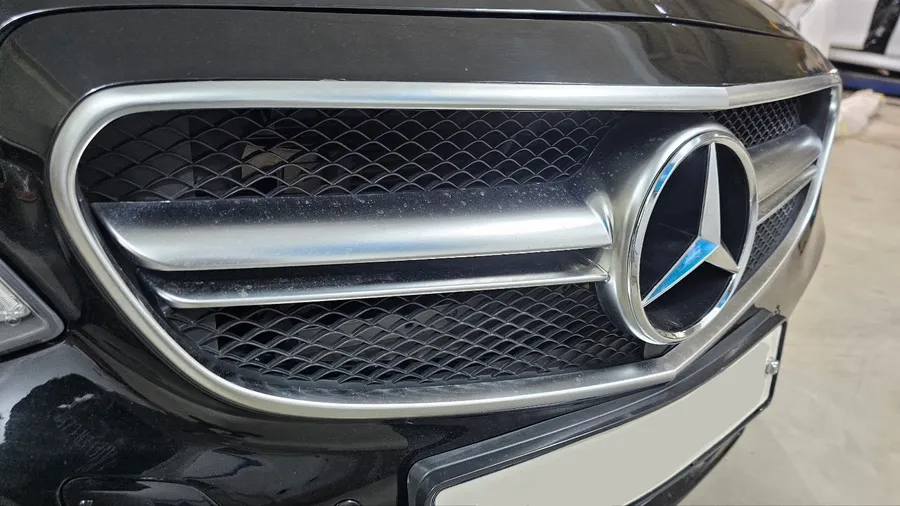 Mercedes-Benz E-Class W212 vinyl wrap - Mercedes-Benz E-Class W212 Vinyl Wrap Installation Review — Cost photo 4