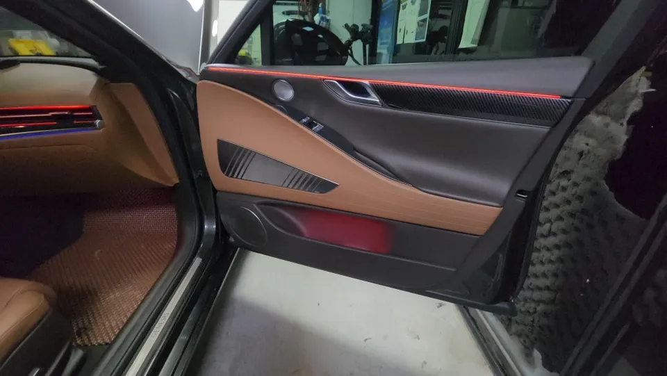 Genesis G80 ambient lighting - Genesis G80 Ambient Lighting Review: Subtle Upgrade photo 5