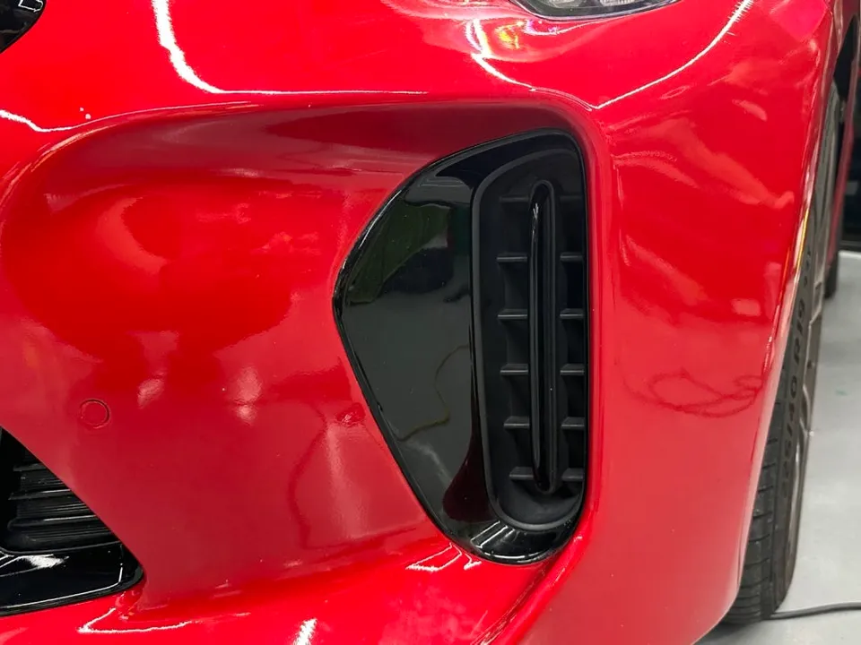 Kia Stinger vinyl wrap - Kia Stinger Vinyl Wrap Review: Chrome Delete Transformation photo 5