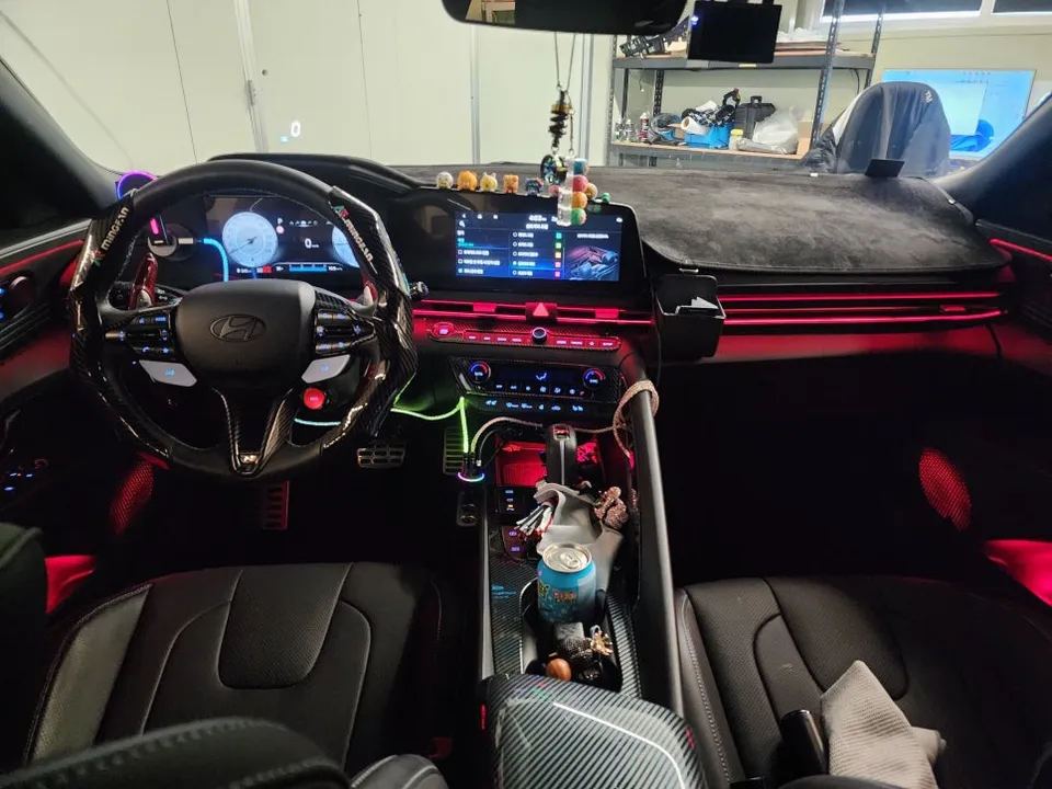Hyundai Elantra ambient lighting - Hyundai Elantra Ambient Lighting Review — Enhanced Interior Mood photo 4