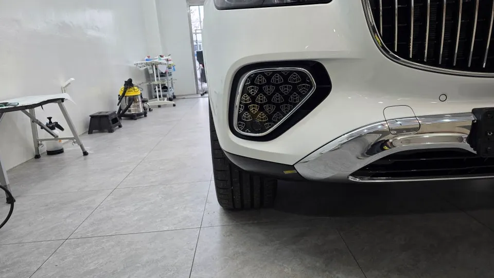 Mercedes-Benz Maybach PPF施工事例：デュオトーンの高級感 施工写真 1-2