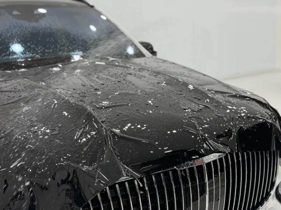 Mercedes-Benz Maybach PPF施工事例：デュオトーンの高級感 施工写真 3-2