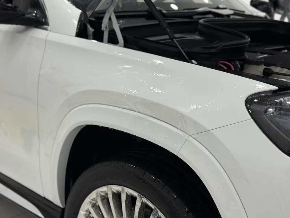 Mercedes-Benz Maybach PPF施工事例：デュオトーンの高級感 施工写真 4-2