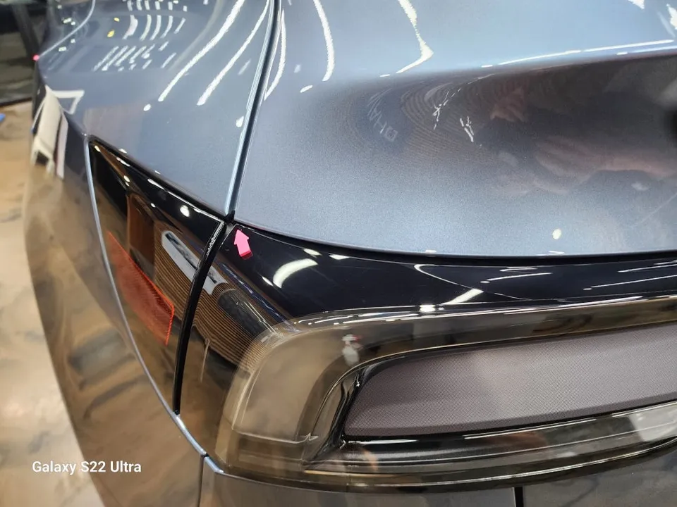 Tesla Model Y PPF施工事例|費用目安と仕上がり 施工写真 1-2