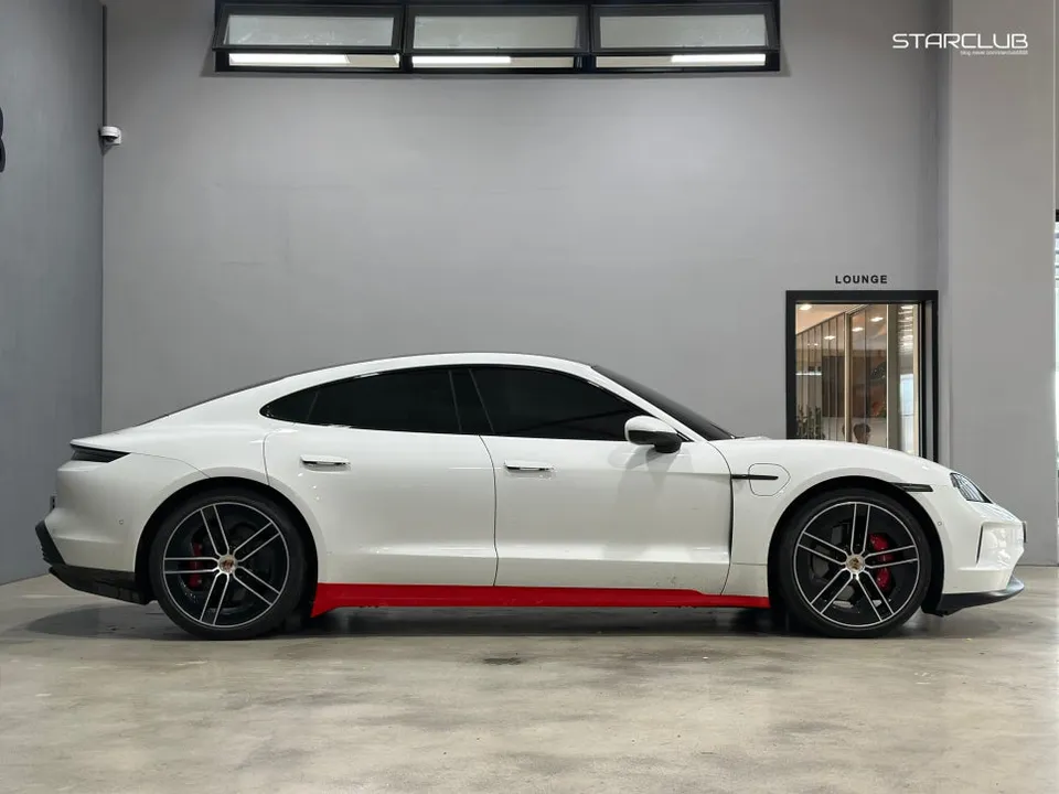 Porsche Taycan 4S body kit - Porsche Taycan 4S Body Kit Installation Review photo 3