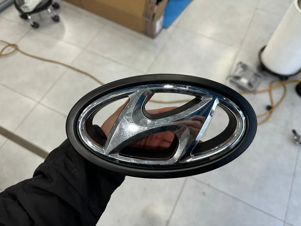 Hyundai i30のカーラッピング事例 施工写真 2-2