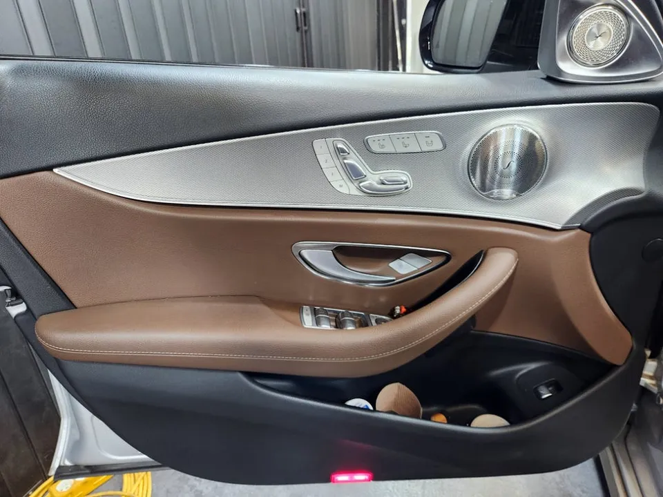 Mercedes-Benz E-Class ambient lighting - Mercedes-Benz E-Class Ambient Lighting Review: Cost & Results photo 4
