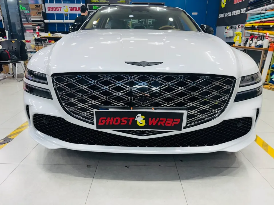 Genesis G80のカーラッピング事例|クローム除去でブラック化 施工写真 2-2