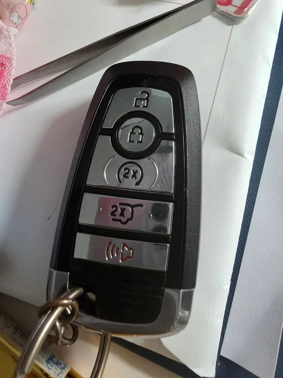 Lincoln Navigator OEM Options Review: LCD Smart Key Upgrade photo 2