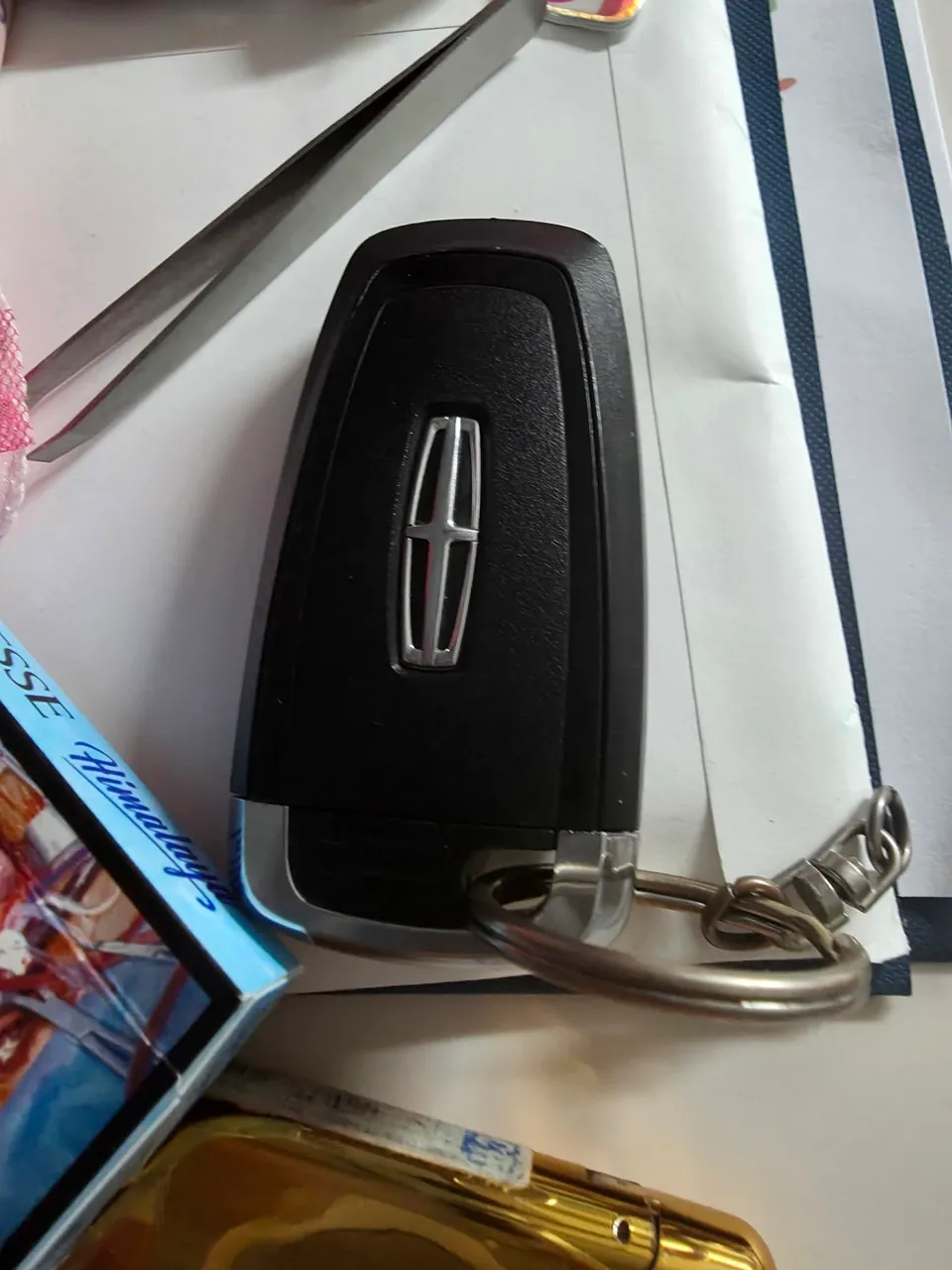 Lincoln Navigator oem options - Lincoln Navigator OEM Options Review: LCD Smart Key Upgrade photo 3