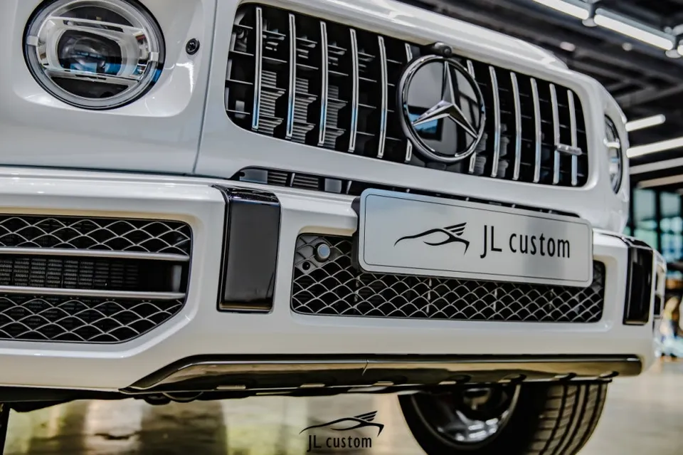 Mercedes-Benz G-Wagon body kit - Mercedes-Benz G-Wagon Body Kit Installation Review photo 3