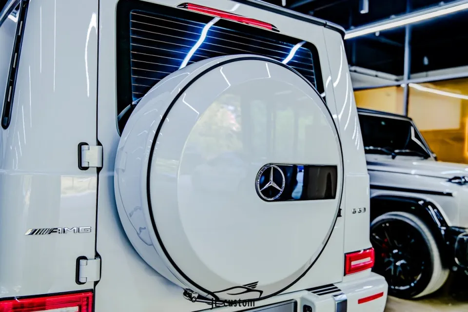 Mercedes-Benz G-Wagon body kit - Mercedes-Benz G-Wagon Body Kit Installation Review photo 4