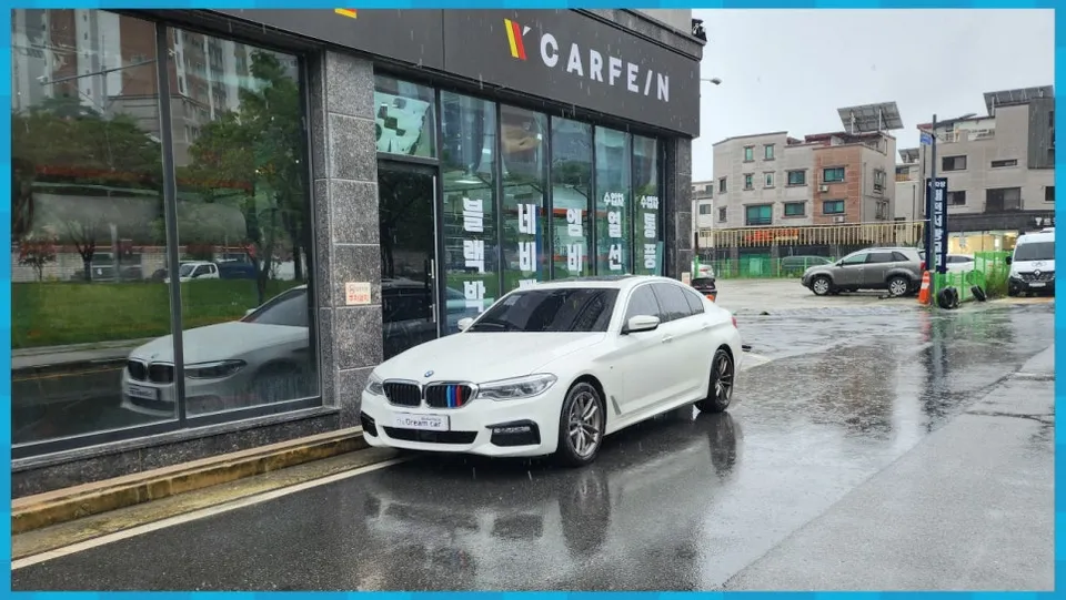 BMW 5 Series ambient lighting review