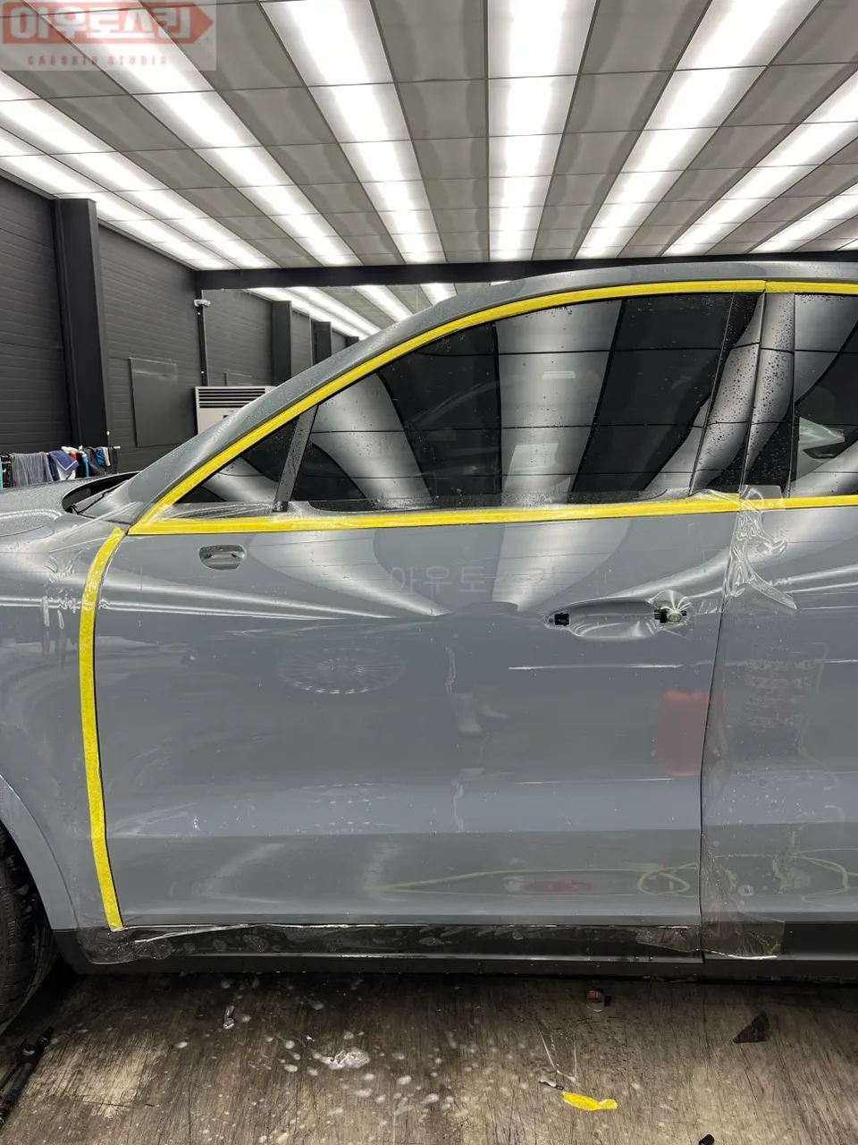 Porsche Cayenne CoupeのPPF施工事例 施工写真 2-2