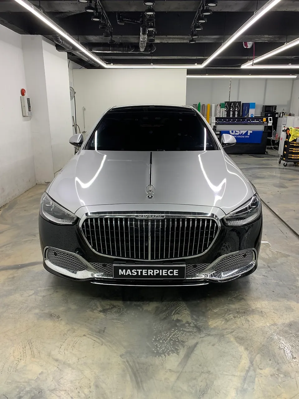 Mercedes-Benz Maybach vinyl wrap - Mercedes-Benz Maybach Vinyl Wrap & PPF Review — Luxury Finish photo 3