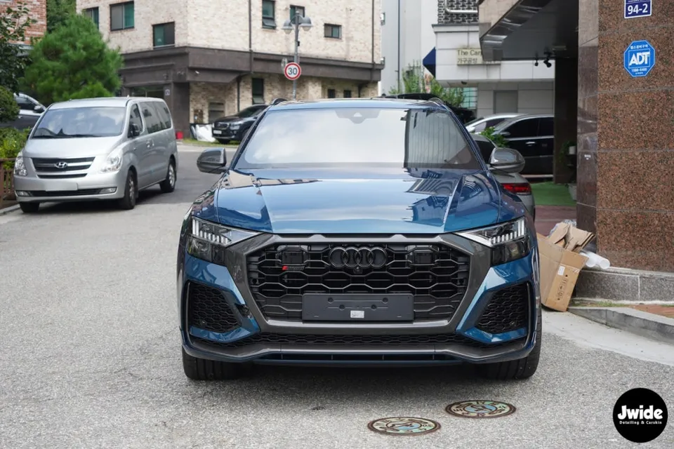 Audi Q8 PPF施工事例|内装保護の効果と目安 施工写真 2-1