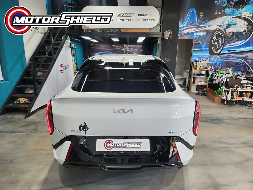 Kia EV4のカーラッピング事例 施工写真 4-1