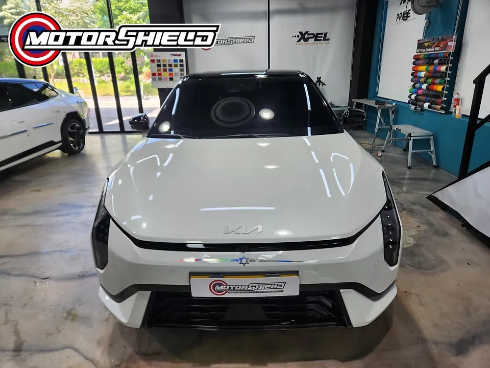 Kia EV4のカーラッピング事例 施工写真 3-2