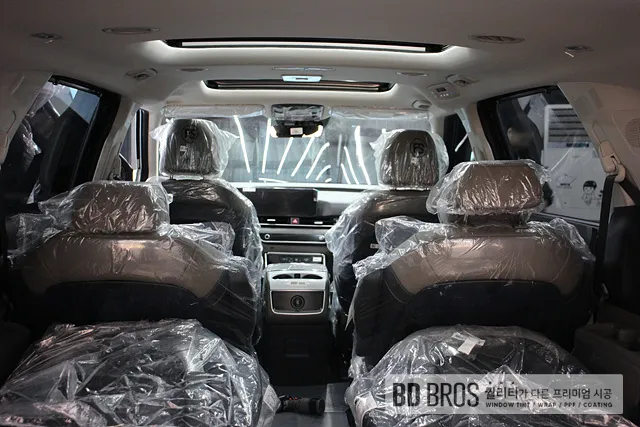 Kia Carnivalのカーフィルム施工事例｜断熱・スモーク効果 施工写真 1-1