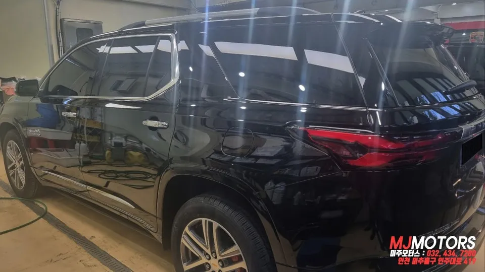 Chevrolet Traverseのガラスコーティング事例 施工写真 3-2