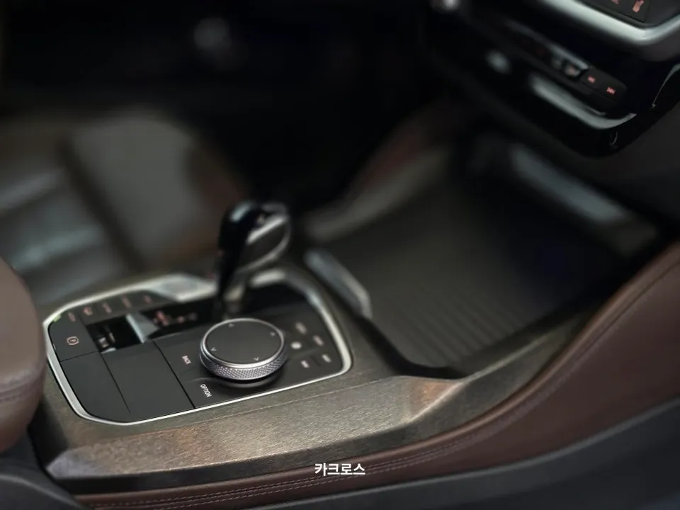 BMW X4のカーラッピング事例｜ハイグロシ保護とデザイン変更 施工写真 3-3