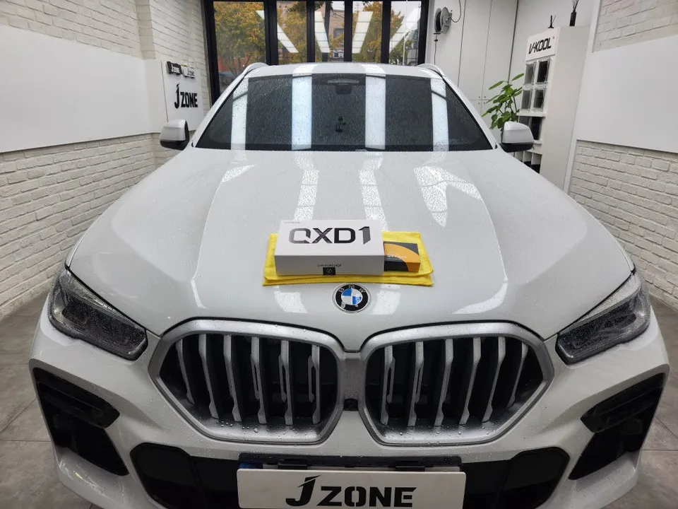 BMW X6のドライブレコーダー取付事例 施工写真 4