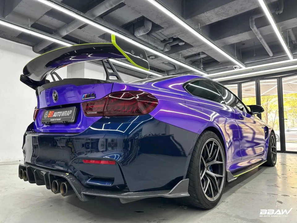 BMW M4 F82のカーラッピング事例|ルーベルライトパープル 施工写真 2-1