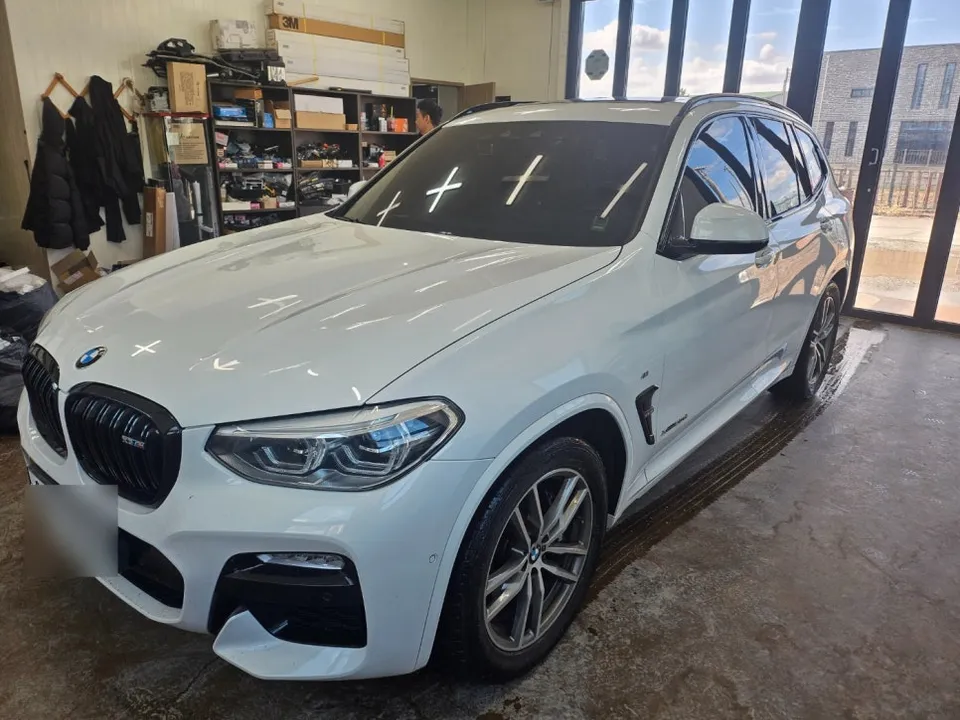 BMW X3のドライブレコーダー取付事例 写真