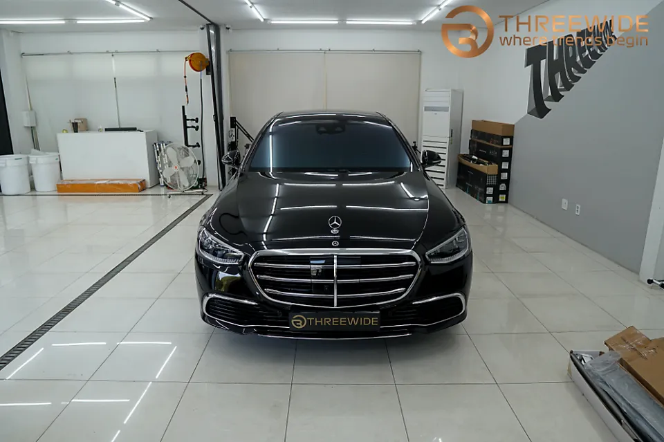 Mercedes-Benz S580のカーラッピング事例｜クロームブラックアウト 施工写真 3-1