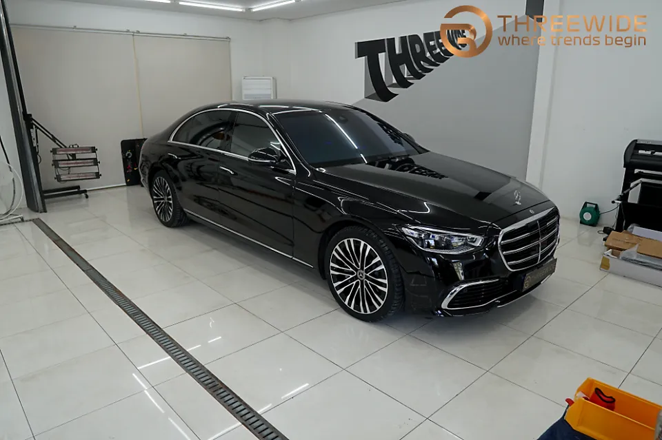 Mercedes-Benz S580のカーラッピング事例｜クロームブラックアウト 施工写真 2-2