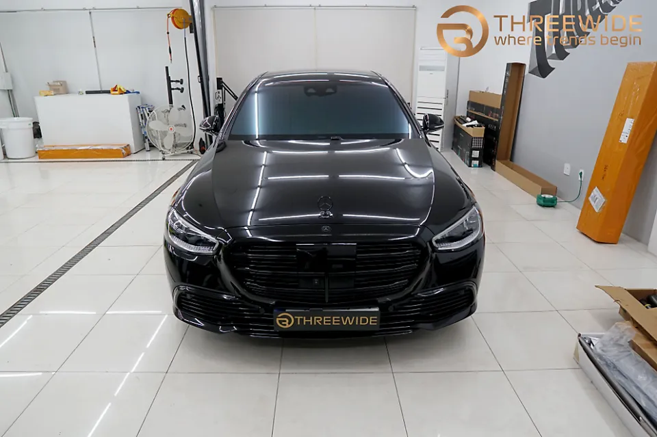 Mercedes-Benz S580のカーラッピング事例｜クロームブラックアウト 施工写真 2-3