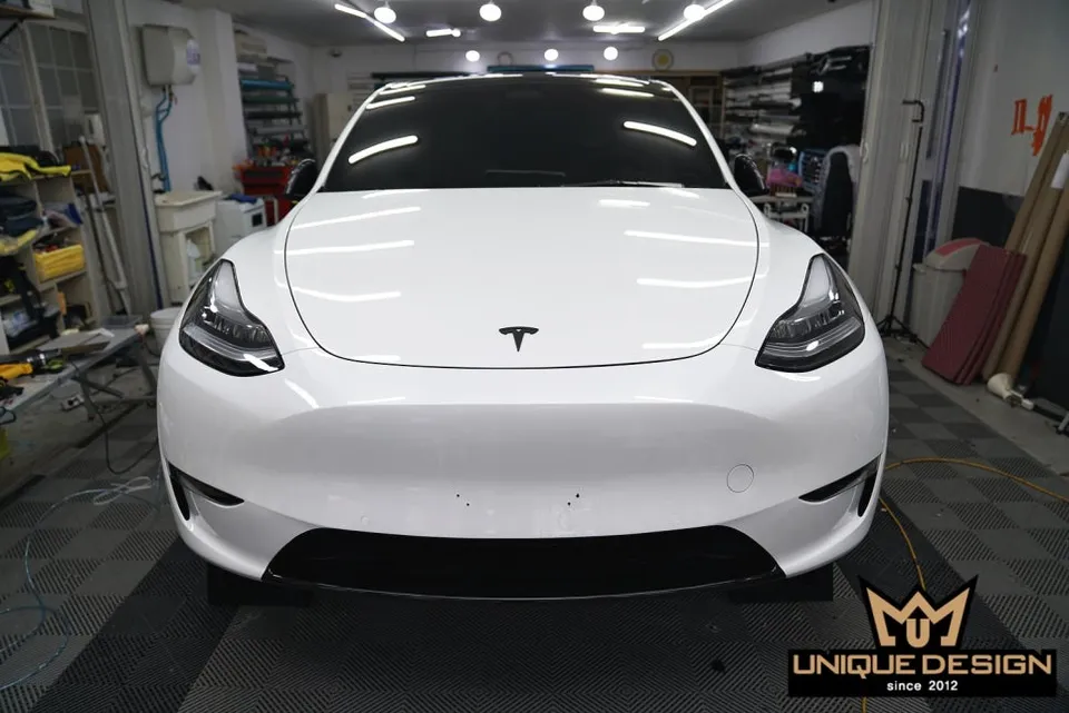 Tesla Model Yのカーラッピング事例｜費用目安・仕上がり 施工写真 2-2