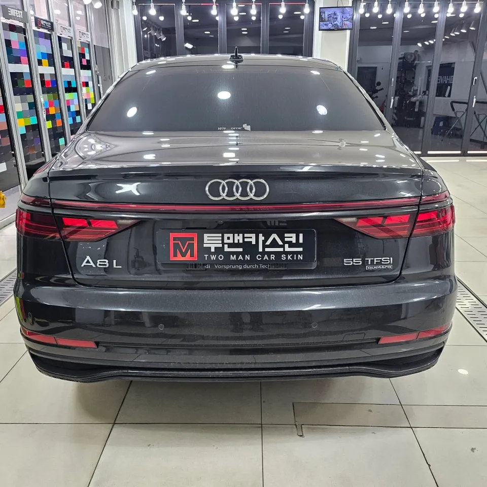 Audi A8のカーラッピング事例 施工写真 5