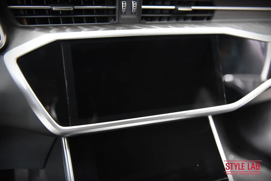 Audi A6の室内PPF施工事例|傷・汚れ防止 施工写真 3-3