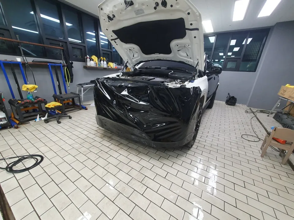 Mercedes-Benz GLEのPPF施工事例｜ブラック化と保護 施工写真 2-2
