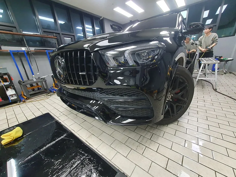 Mercedes-Benz GLEのPPF施工事例｜ブラック化と保護 施工写真 3-2