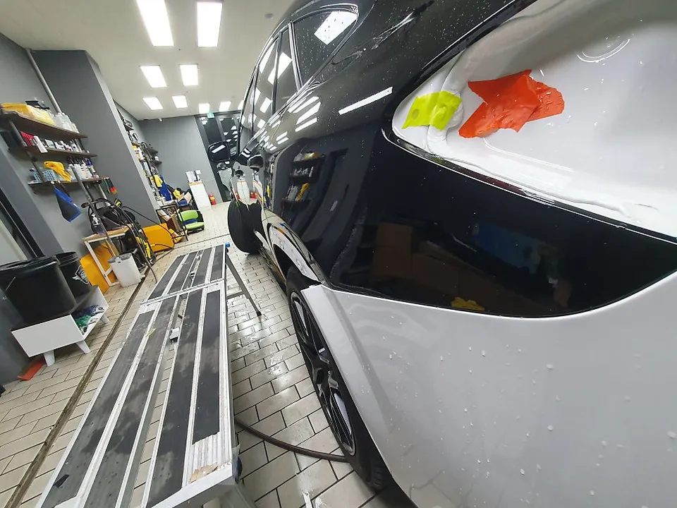 Mercedes-Benz GLEのPPF施工事例｜ブラック化と保護 施工写真 1-3