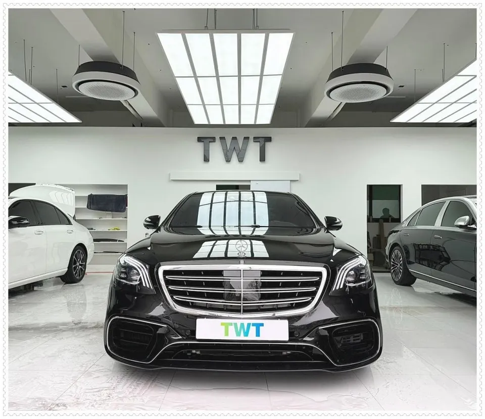 Mercedes-Benz S-Class ambient lighting installation result