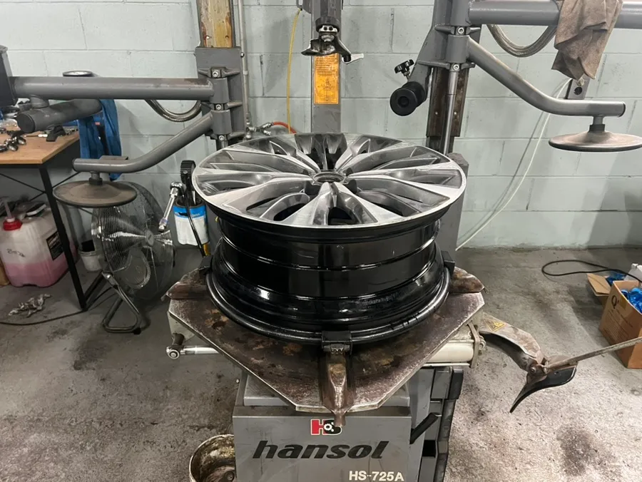 Kia K8 Wheel Repair & Painting Review - Flawless Finish photo 4