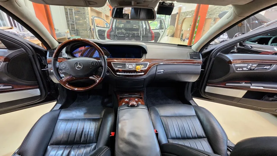 Mercedes-Benz S-Class ambient lighting - Mercedes-Benz S-Class Ambient Lighting Review: Cost & Results photo 2